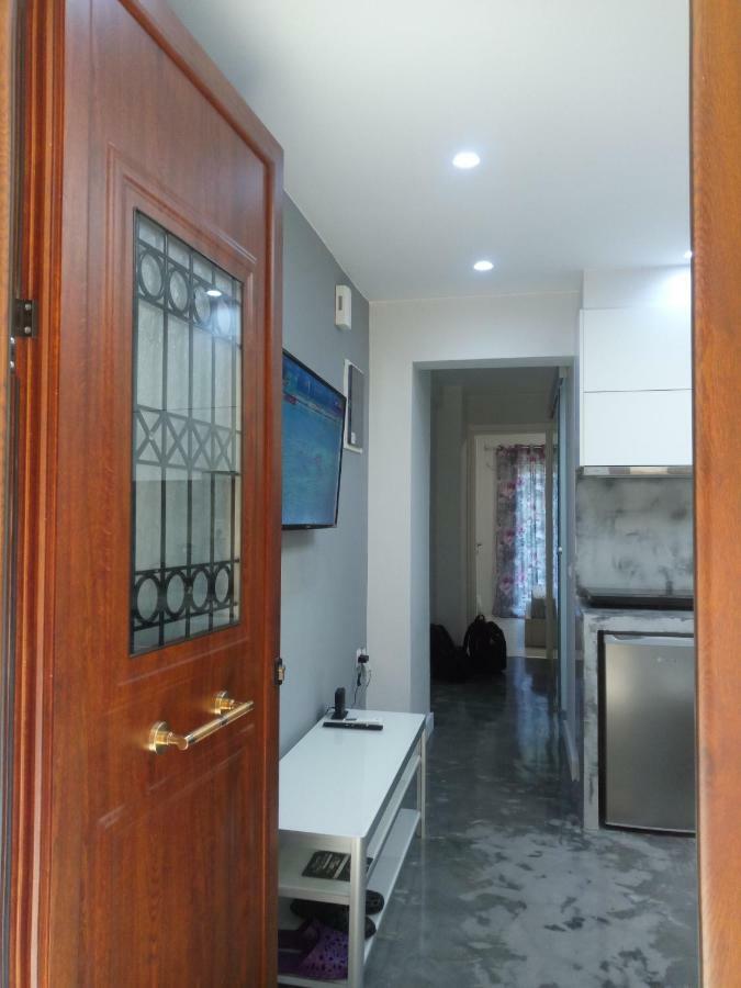 New Apartment With A Separate Entrance Near The Subway. アテネ エクステリア 写真