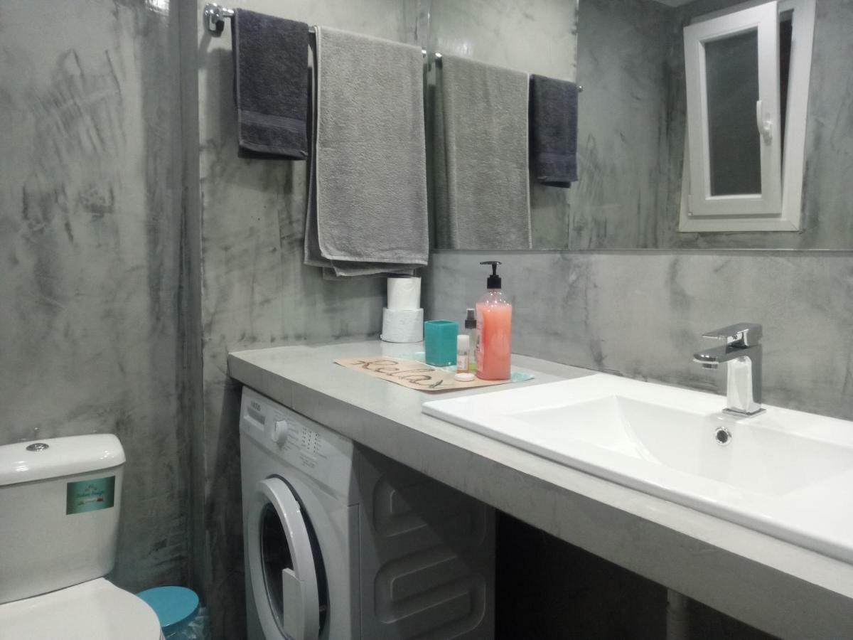 New Apartment With A Separate Entrance Near The Subway. アテネ エクステリア 写真