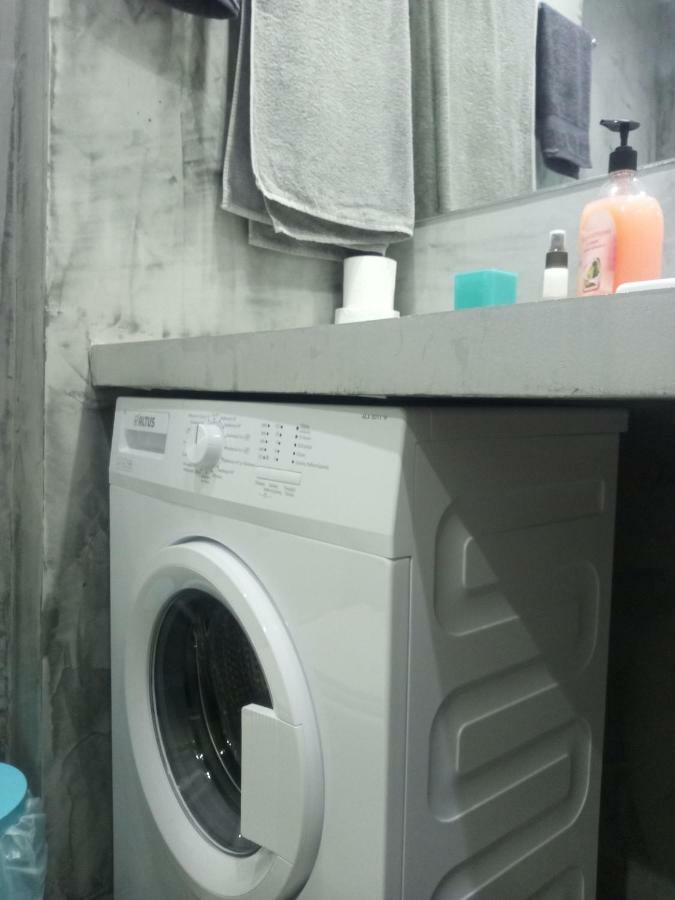 New Apartment With A Separate Entrance Near The Subway. アテネ エクステリア 写真